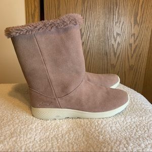 NWOT Women’s Sketchers Goga mat boots